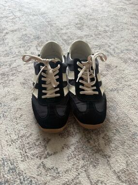 Dolce Vita Black and Cream Low-Top Sneakers